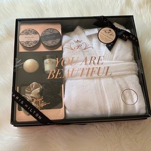 Paris Hilton bath set ! New